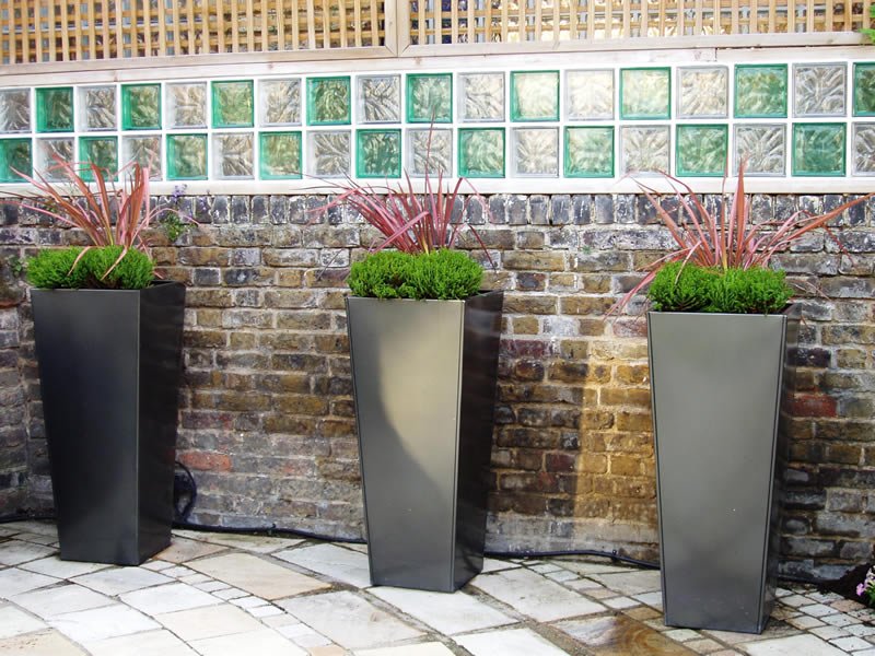 Funky town garden - pots Funky town garden - pots