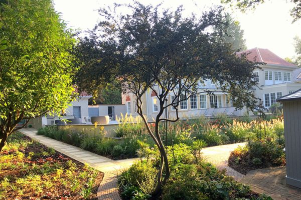 large-country-family-garden-11 large-country-family-garden-11